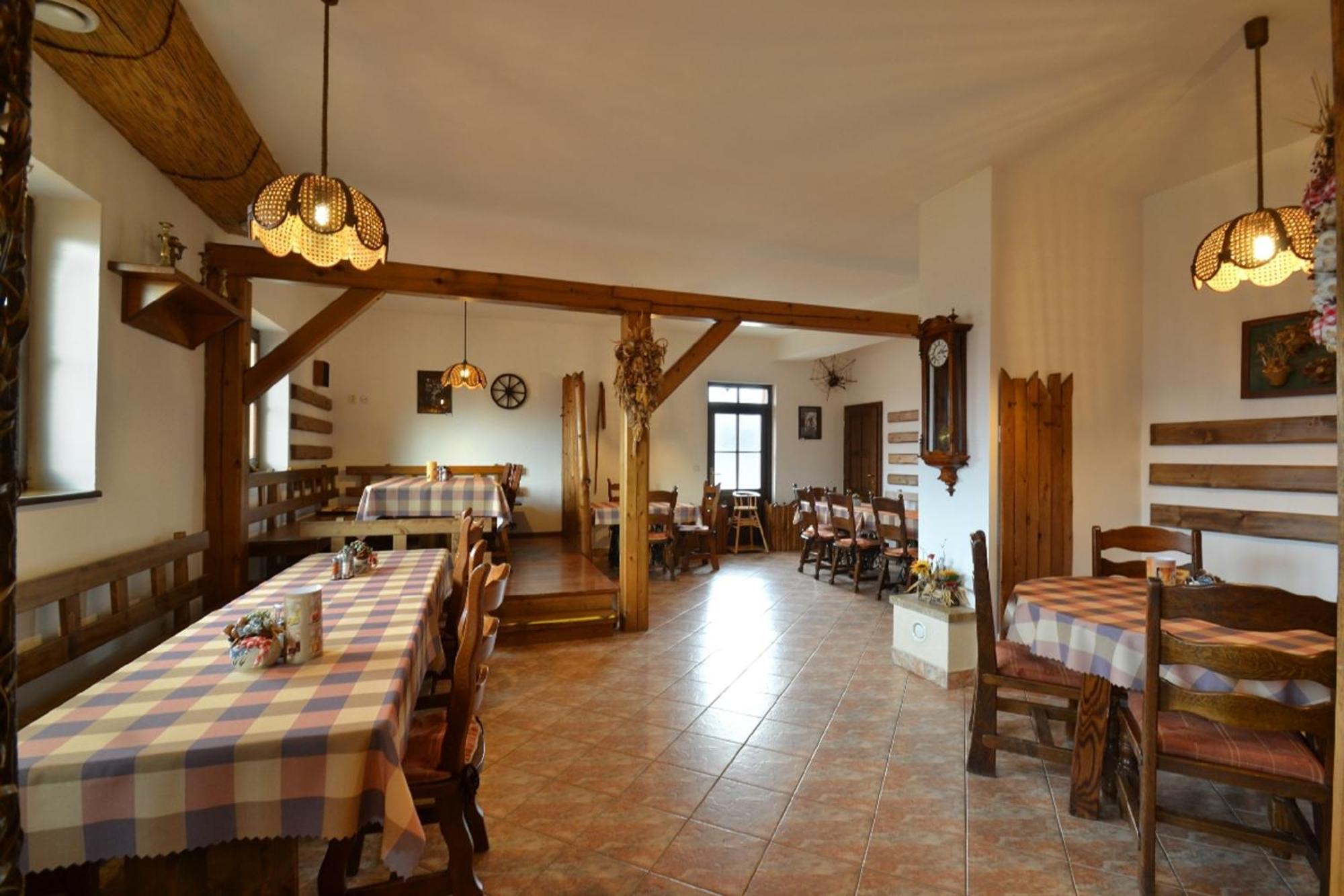 Hotel Flora Bešeňová Εξωτερικό φωτογραφία