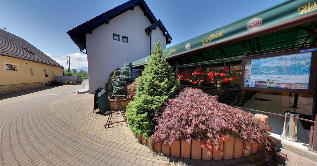 Hotel Flora Bešeňová Εξωτερικό φωτογραφία